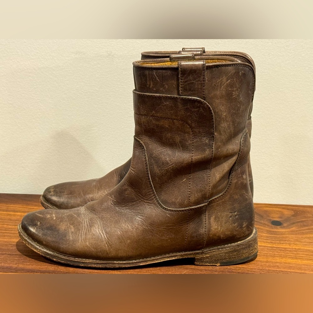 Frye Paige- short riding boot